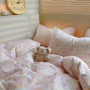 Floral Pink Bedding Set